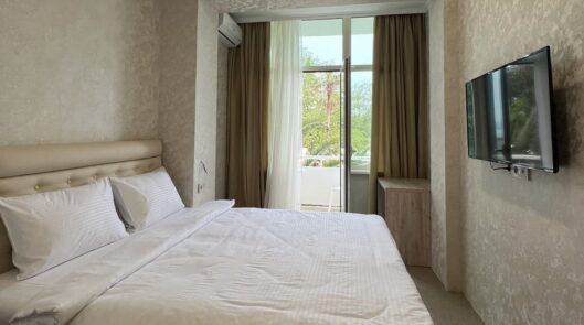 Стандарт с балконом / на парк