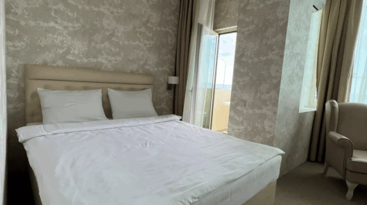 Улучшенный с балконом / на море